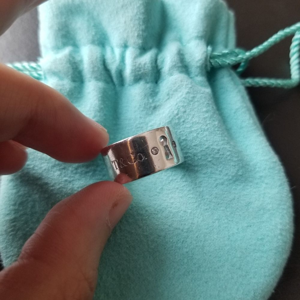 Tiffany & Co. Diamond Keyhole Ring - Picture 4 of 6